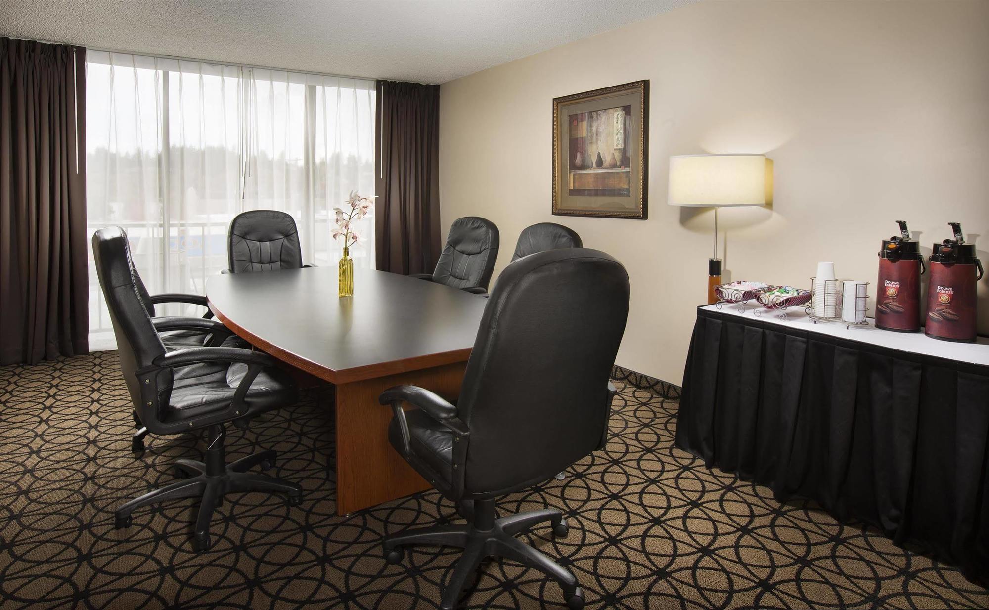 Red Lion Inn & Suites Olympia, Governor Hotel Экстерьер фото